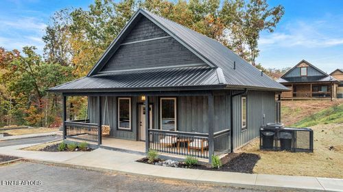 2952 Tipi Way, Pigeon Forge, TN, 37863 | Card Image