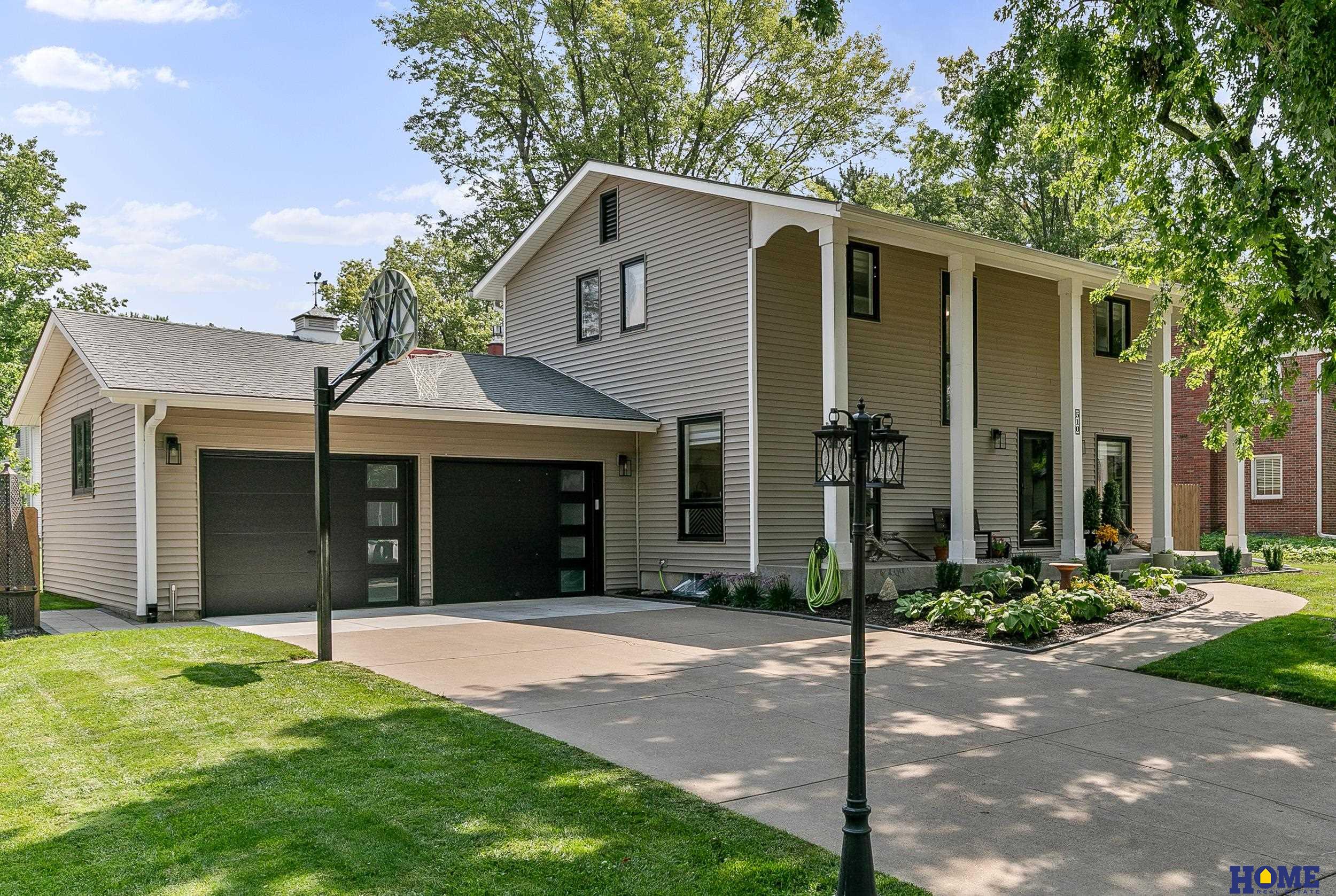 Redwood Dr, Lincoln, NE 68510