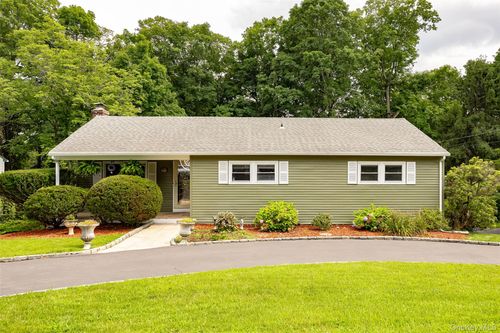 61 Ganung Dr, Ossining, NY, 10562-3937 | Card Image