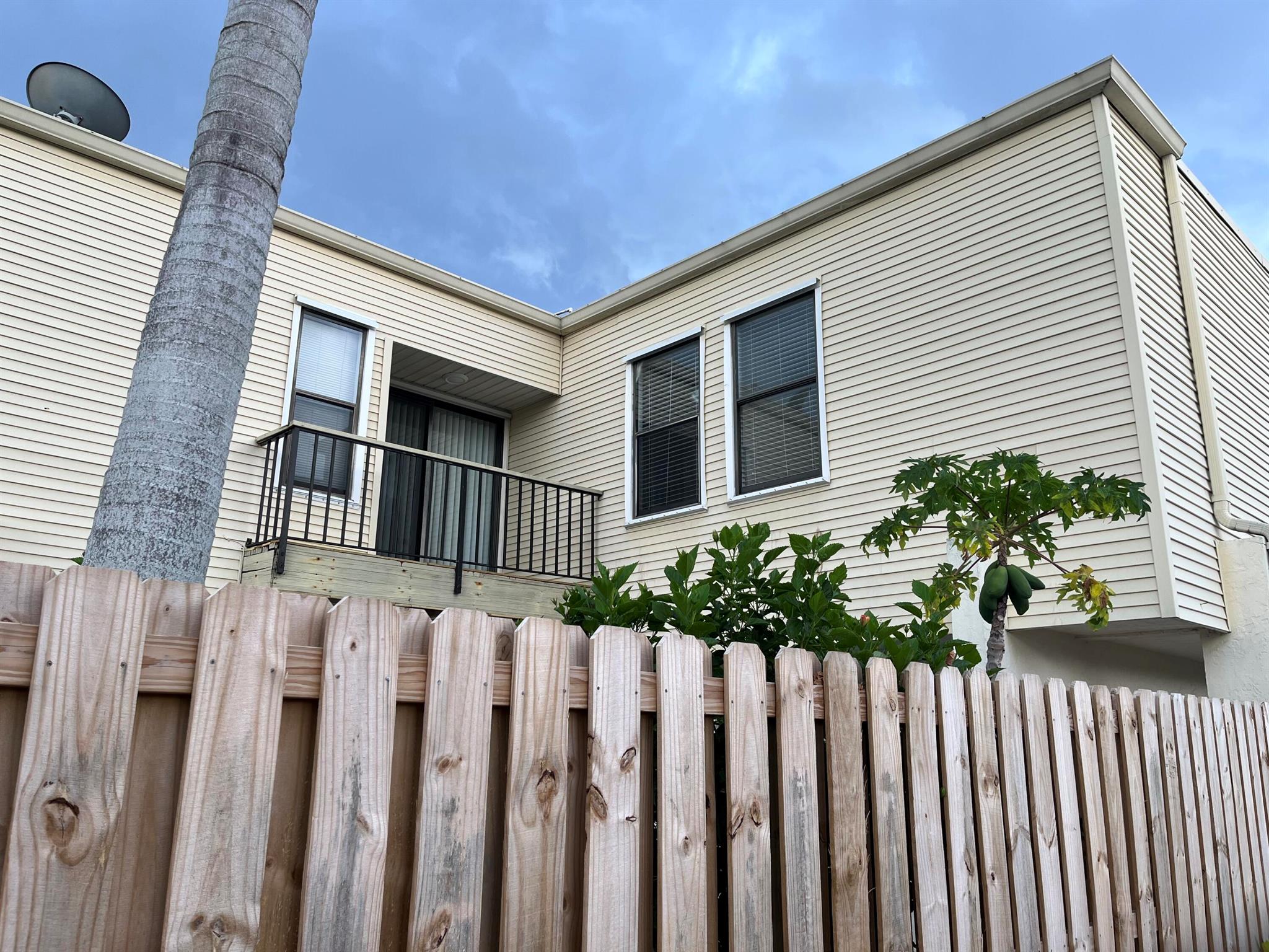 Shaker Cir, Wellington, FL 33414
