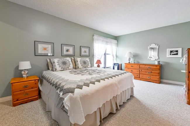 33 - 10030 Oakmoor Way Sw, Home with 3 bedrooms, 1 bathrooms and 2 parking in Calgary AB | Image 28