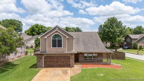 529 Tamarack Ave, Broken Arrow, OK, 74012-3284 | Card Image