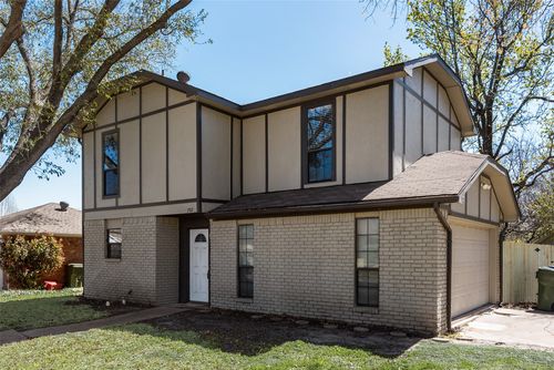 702 Middle Glen Dr, Garland, TX, 75043-2653 | Card Image