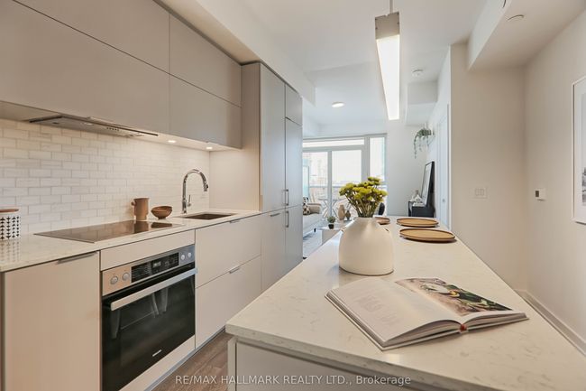 602 - 20 Richardson St, Condo with 2 bedrooms, 2 bathrooms and 1 parking in Toronto ON | Image 5