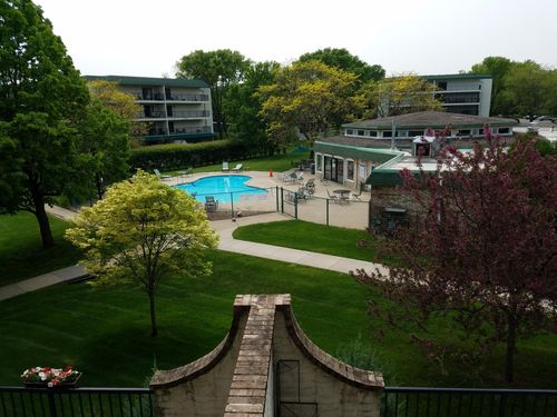 301-10401 Cedar Lake Rd, Minnetonka, MN, 55305-3271 | Card Image
