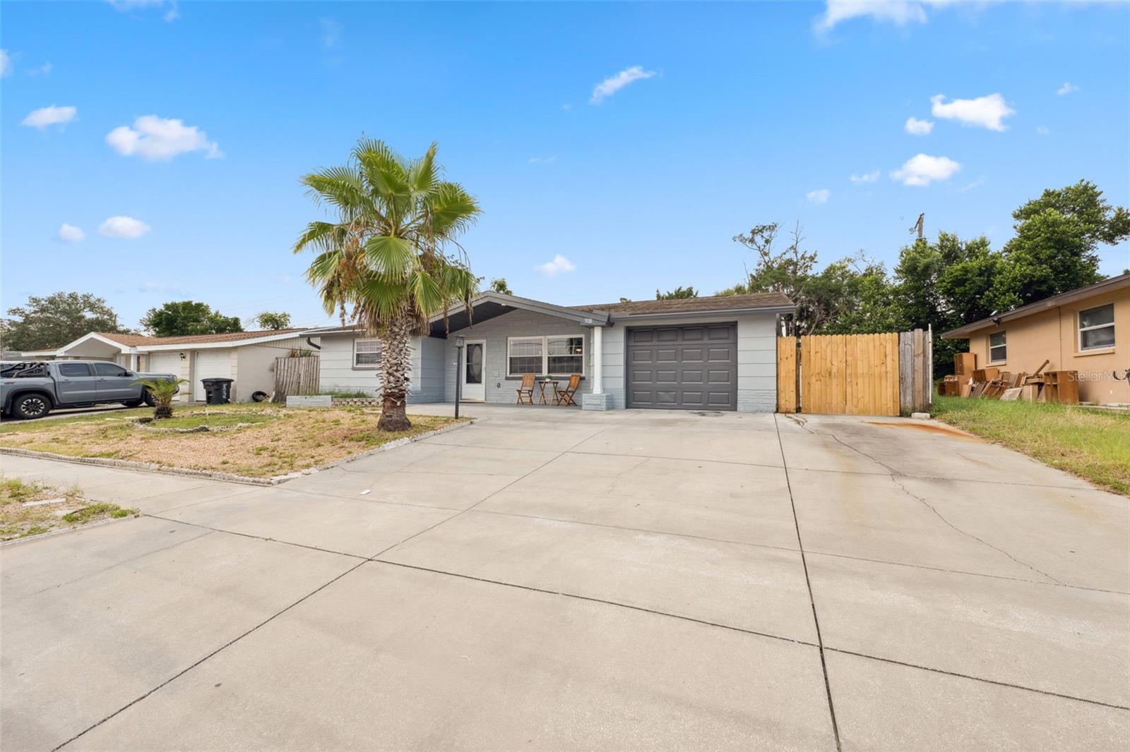 Flora Ave, Holiday, FL 34690