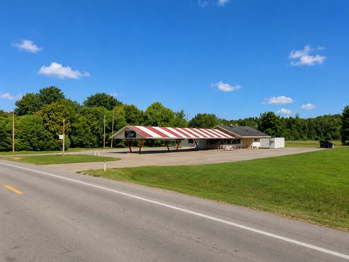 28102 M 152, Dowagiac, MI, 49047-8901 | Card Image