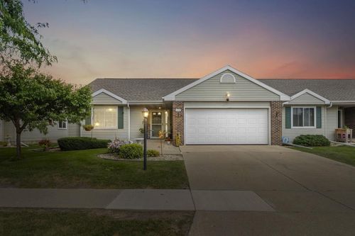 638 Kensington Sq, Stoughton, WI, 53589-4869 | Card Image