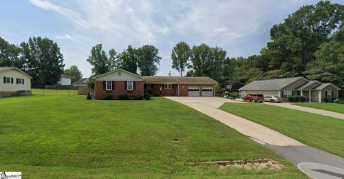 109 Blue Ridge Dr, Fountain Inn, SC, 29644-1740 | Card Image