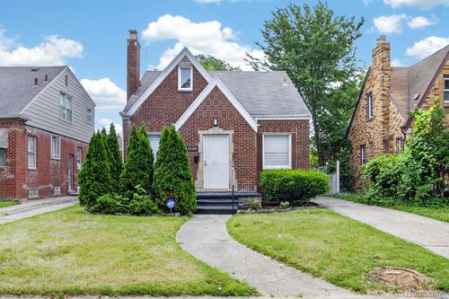 16590 Gilchrist St, Detroit, MI, 48235-3447 | Card Image