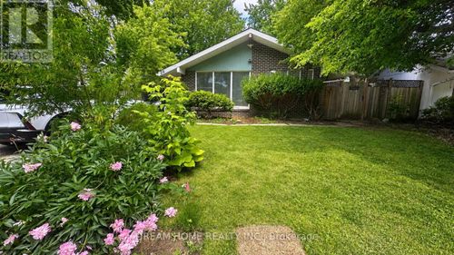 main-floor-26 Arlene Crescent, Toronto (Bendale), ON, M1P3L9 | Card Image