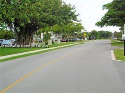 303 - 4174 Inverrary Dr, Condo with 2 bedrooms, 2 bathrooms and null parking in Lauderhill FL | Image 3