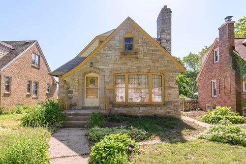 3940 N 64th St, Milwaukee, WI, 53216-2115 | Card Image