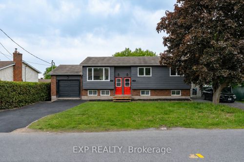 990 St Jacques St, Rockland, ON, K4K1C1 | Card Image