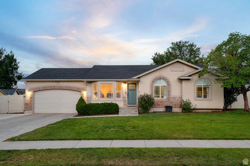 9159 S Meadow Lily Ln, West Jordan, UT, 84081-6117 | Card Image