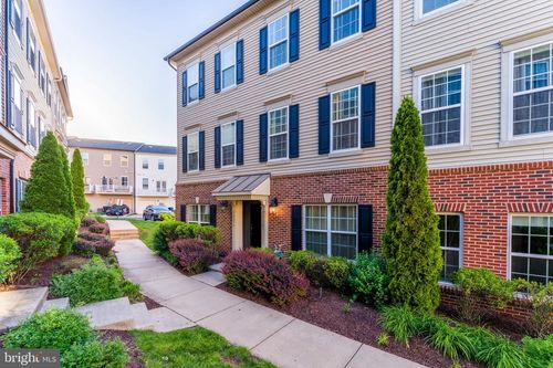 15381 Rosemont Manor Dr, HAYMARKET, VA, 20169-6271 | Card Image