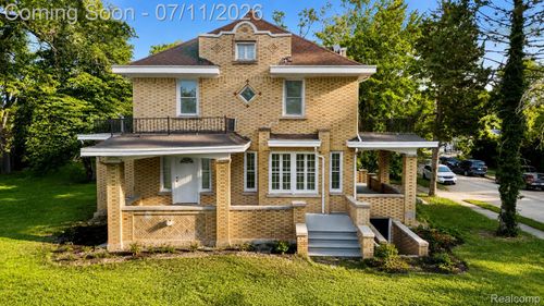 21855 Schoenherr Rd, Warren, MI, 48089-5471 | Card Image
