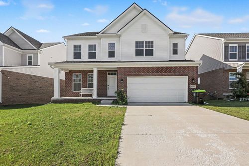 8580 Pioneer St, Washington Township, MI, 48094-2971 | Card Image