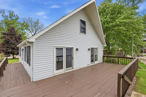 46 W Waldron Lake Dr, Wawaka, IN, 46794-9743 | Card Image