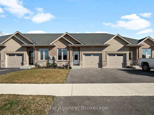 15 Austin Dr, Welland, ON, L3B | Card Image