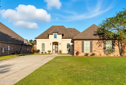 107 Terrace Oak Ln, Broussard, LA, 70518-7644 | Card Image