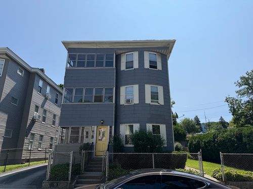 76 Paine St, Worcester, MA, 01605-3690 | Card Image
