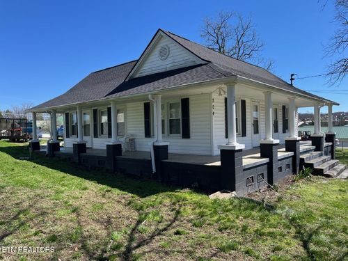 204 Queener St, Jacksboro, TN, 37757-4617 | Card Image