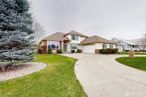 956 Se Garrison Dr, College Place, WA, 99324-4009 | Card Image