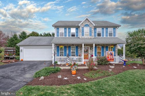 129 Fieldstone Dr, CARLISLE, PA, 17015-9054 | Card Image