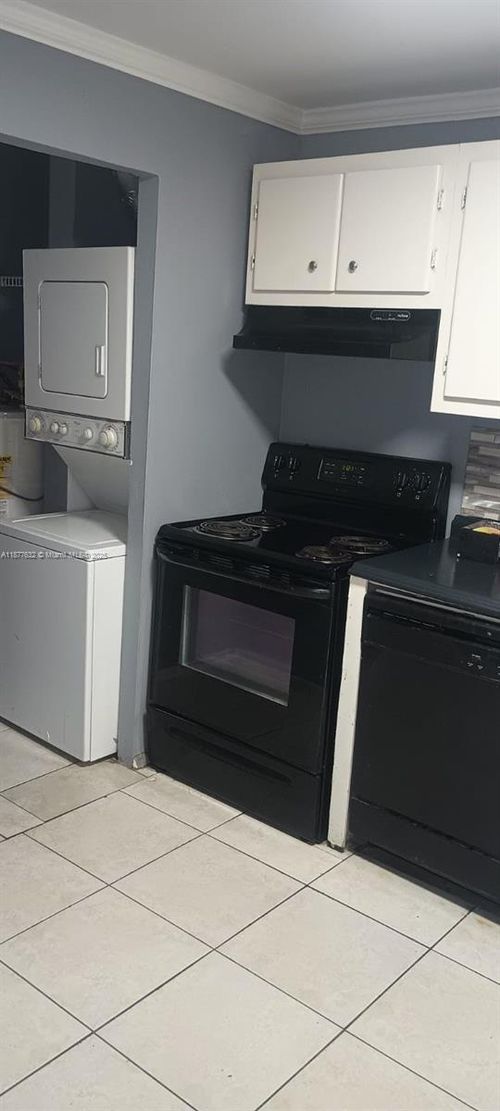 apt-107-8040 Colony Cir N, Tamarac, FL, 33321-8340 | Card Image