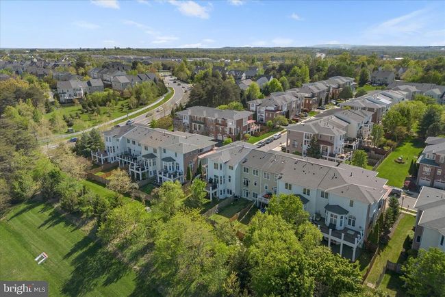 19070 Arroyo Ter, Townhouse with 4 bedrooms, 5 bathrooms and null parking in Lansdowne VA | Image 58