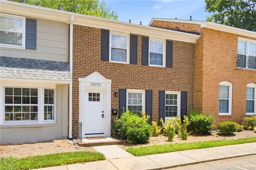 d-2517 Patriot Way, Greensboro, NC, 27408-2755 | Card Image