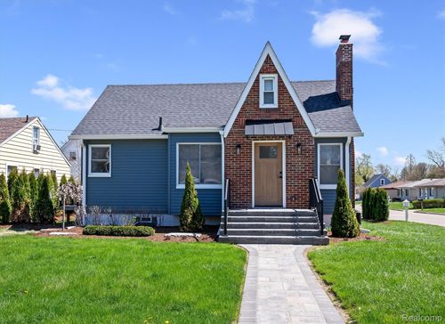 27500 Jefferson Avenue, St Clair Shores, MI, 48081 | Card Image