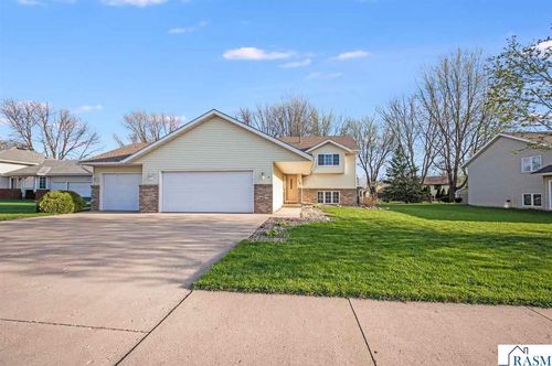 18 La Mar Court, North Mankato, MN, 56003 | Card Image