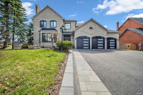 1092 Stonehaven Ave, Newmarket, ON, L3X1M7 | Card Image