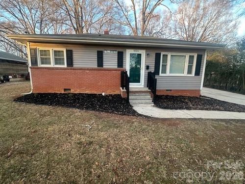 1004 E 8th Ave, Gastonia, NC, 28054-5659 | Card Image