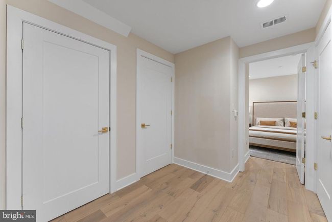 1622 Chain Bridge Rd, Townhouse with 3 bedrooms, 4 bathrooms and null parking in MCLEAN VA | Image 34