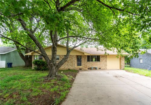 215 W Highland St, Siloam Springs, AR, 72761-4911 | Card Image