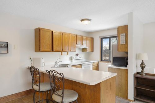 68-5650 Brandlwood Ct, White Bear Lake, MN, 55110-2275 | Card Image