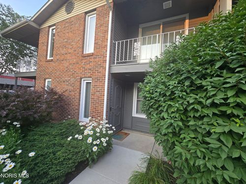 328 W Butler St, Bryan, OH, 43506-1607 | Card Image