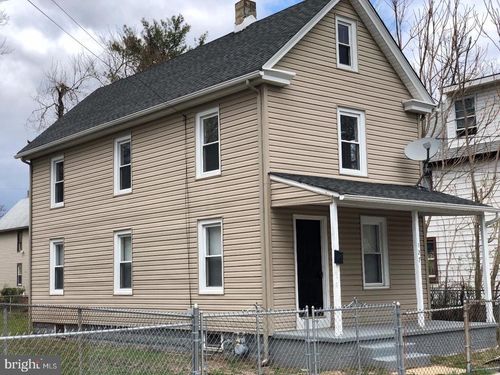 127 W Washington St, Paulsboro, NJ, 08066-1360 | Card Image