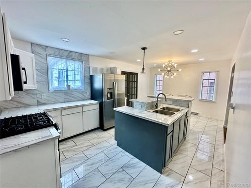 19483 Hartwell St, Detroit, MI, 48235-1251 | Card Image