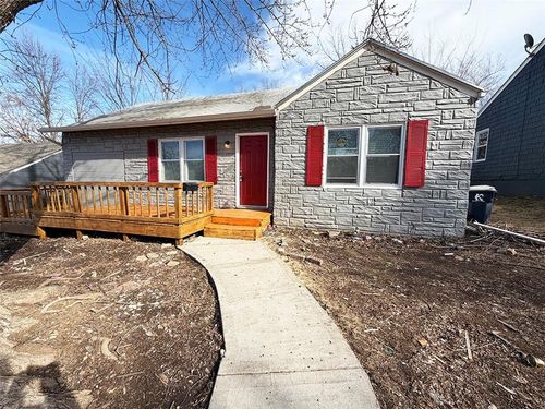 7909 Brooklyn Ave, Kansas City, MO, 64132-3517 | Card Image