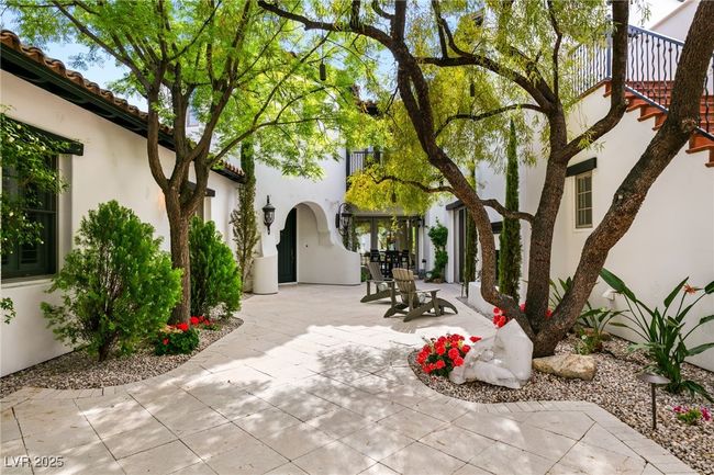 19 Quintessa Cir, House other with 4 bedrooms, 5 bathrooms and null parking in Las Vegas NV | Image 7