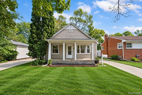 26060 Groveland St, Roseville, MI, 48066-3300 | Card Image