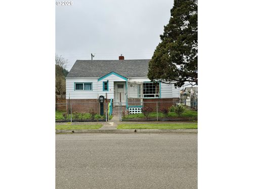 1009 Fir Ave, Reedsport, OR, 97467-1327 | Card Image