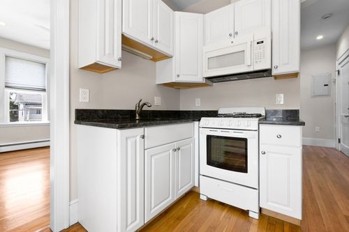 apt-7-28 Poplar St, Danvers, MA, 01923-2253 | Card Image