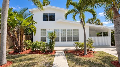 211 Dartmouth Dr, Lake Worth Beach, FL, 33460-6224 | Card Image