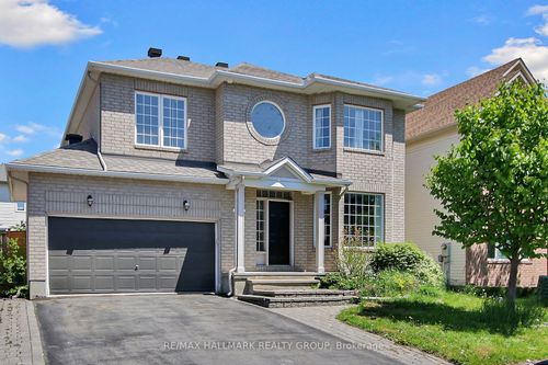 206 Annapolis Cir, Ottawa, ON, K1V1Y9 | Card Image