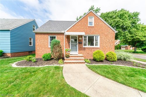 1376 Parkview Dr, Lyndhurst, OH, 44124-2444 | Card Image